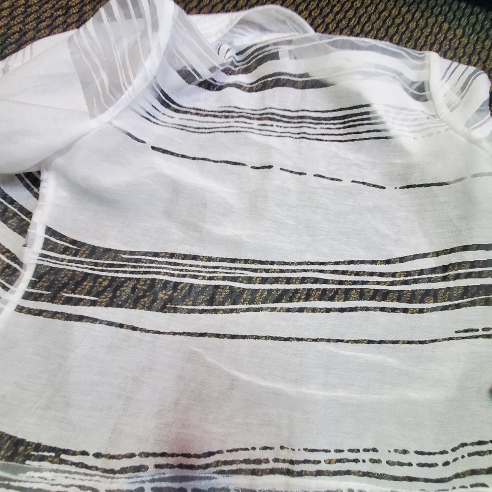 Chico's white light weight size 2 = 12 women blouse. - Picture 5 of 6